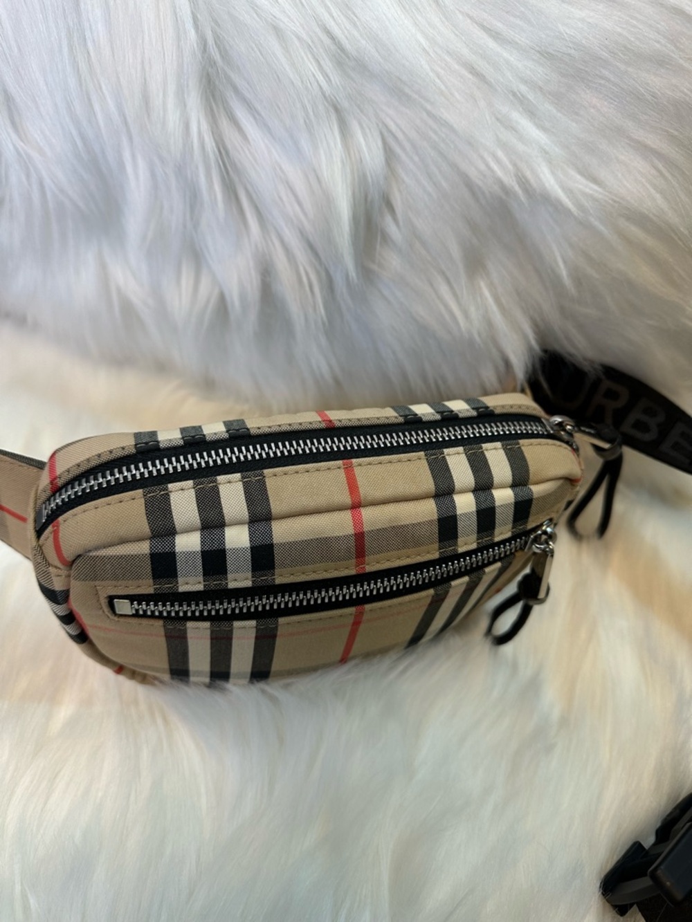 Burberry Classic Nova Check Tan and Black Belt Bag - Picture 5 of 17